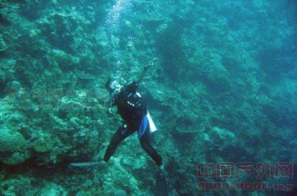 满帮集团联合警方查处15起非法运输、存储烟花爆竹案