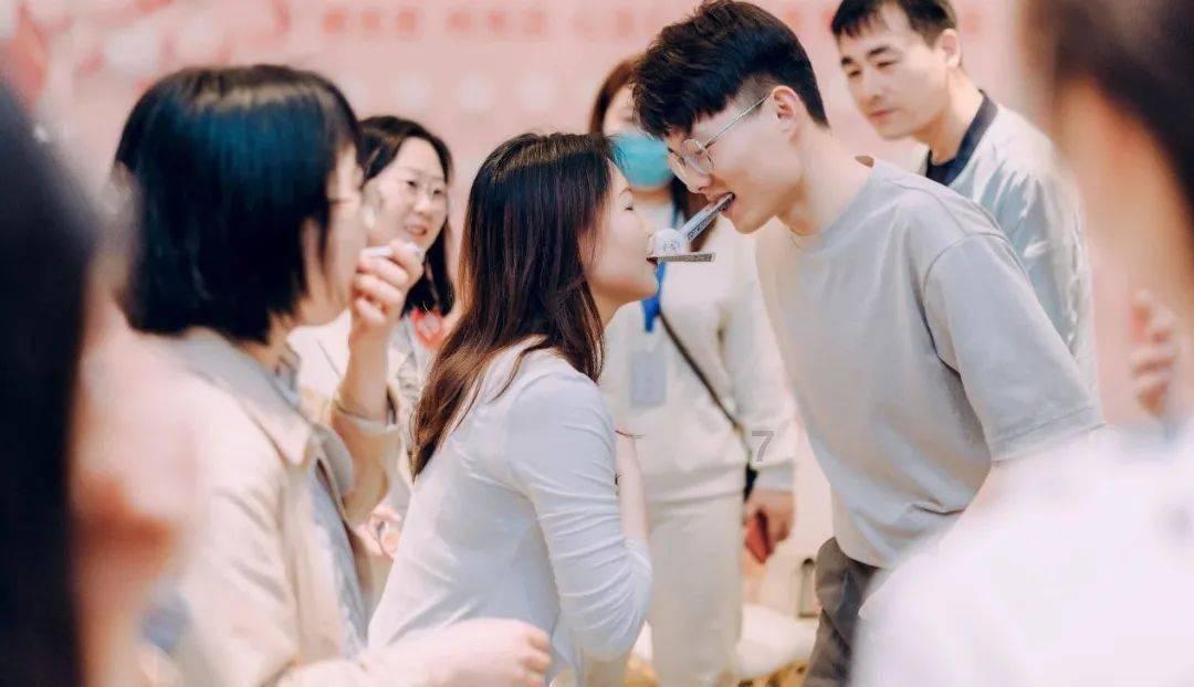 用与什么比较英语造句游戏画面